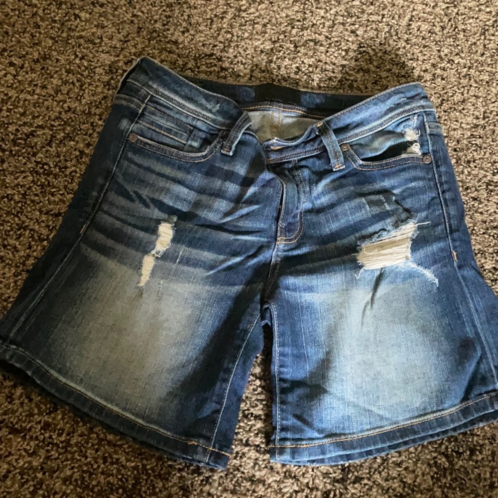 Selling size 26 Buckle Black jean shirt